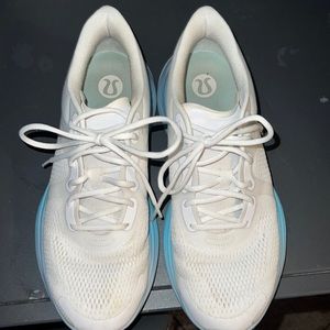 lululemon tennis shoes!!